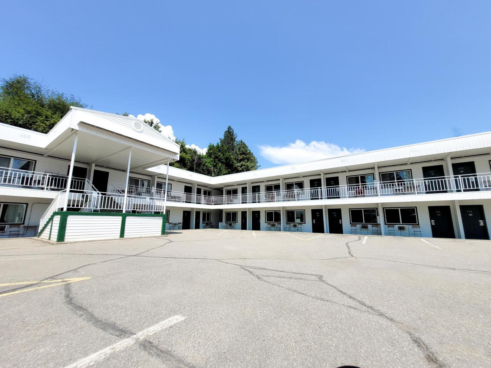 The Villager Inn Princeton Motel 외부 사진